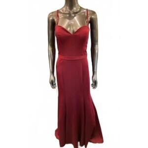 NEW DAVE & JOHNNY women's spaghetti strap gown in burgundy